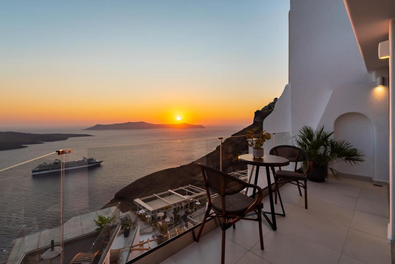 Daydream Luxury Suites Фира Екстериор снимка