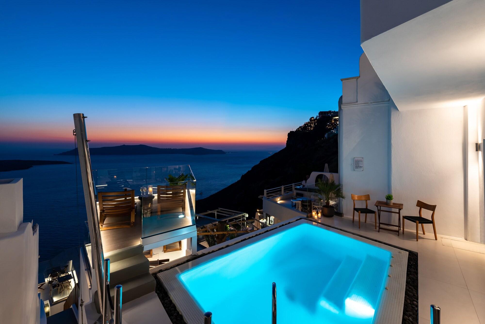Daydream Luxury Suites Фира Екстериор снимка