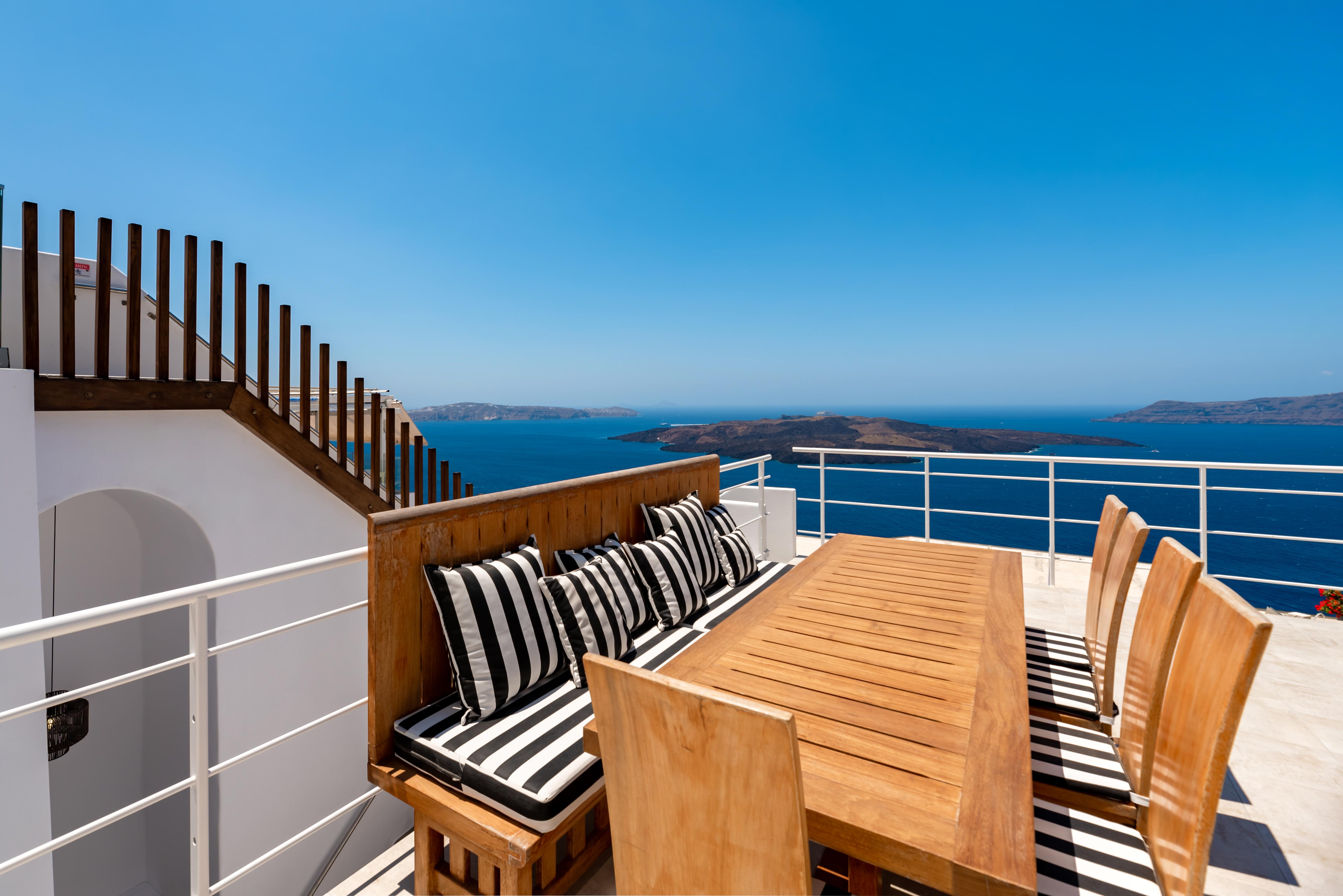 Daydream Luxury Suites Фира Екстериор снимка