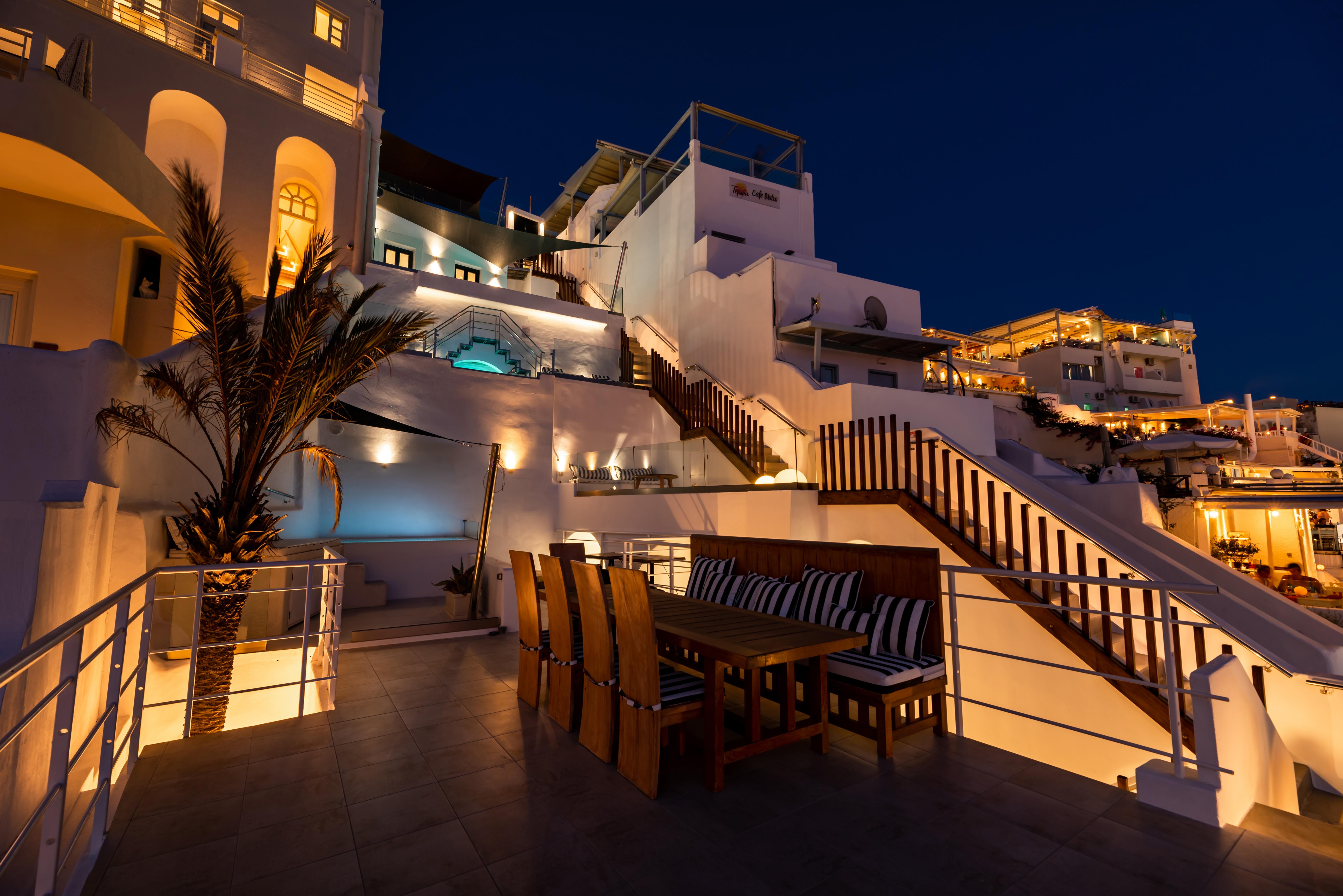 Daydream Luxury Suites Фира Екстериор снимка