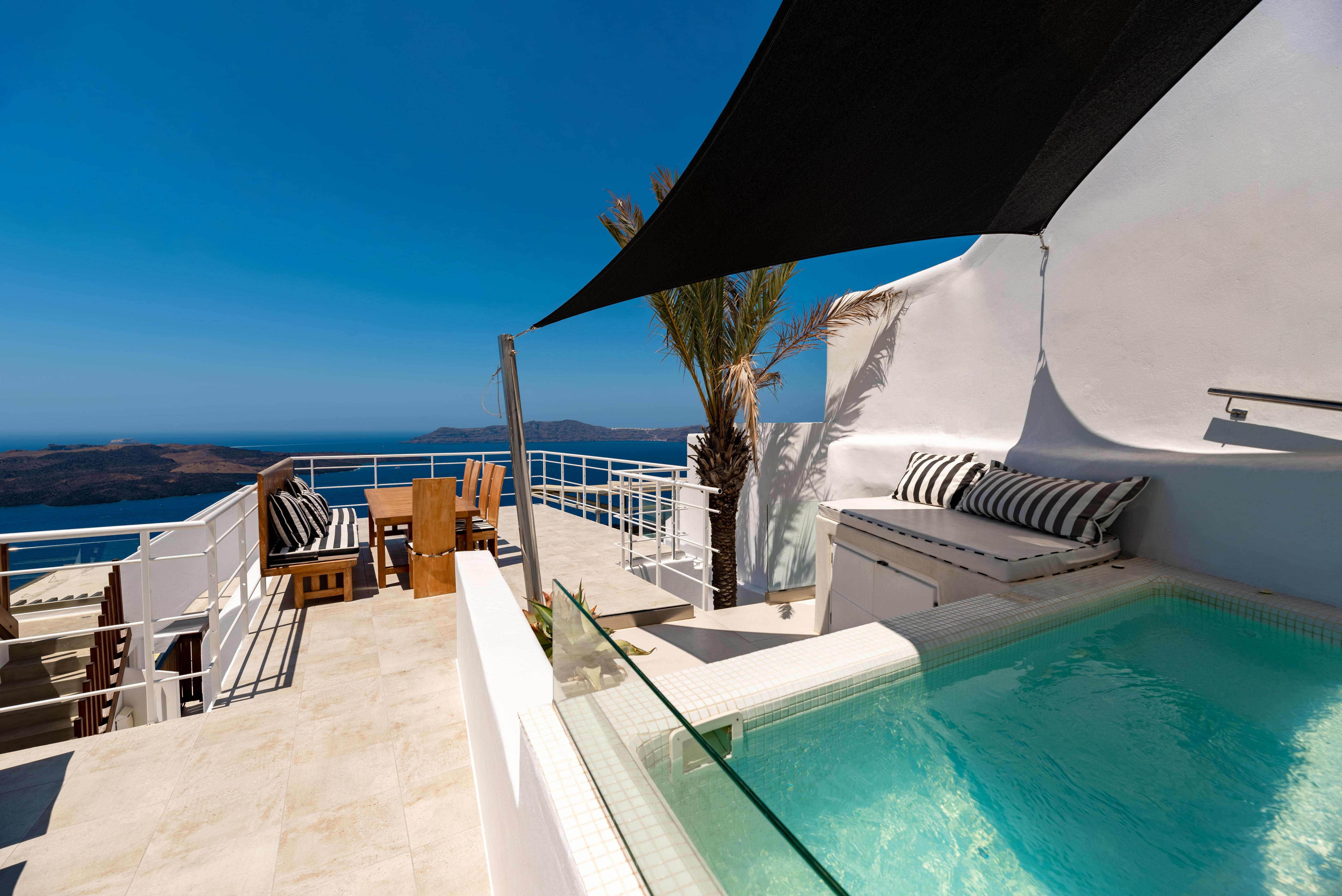 Daydream Luxury Suites Фира Екстериор снимка