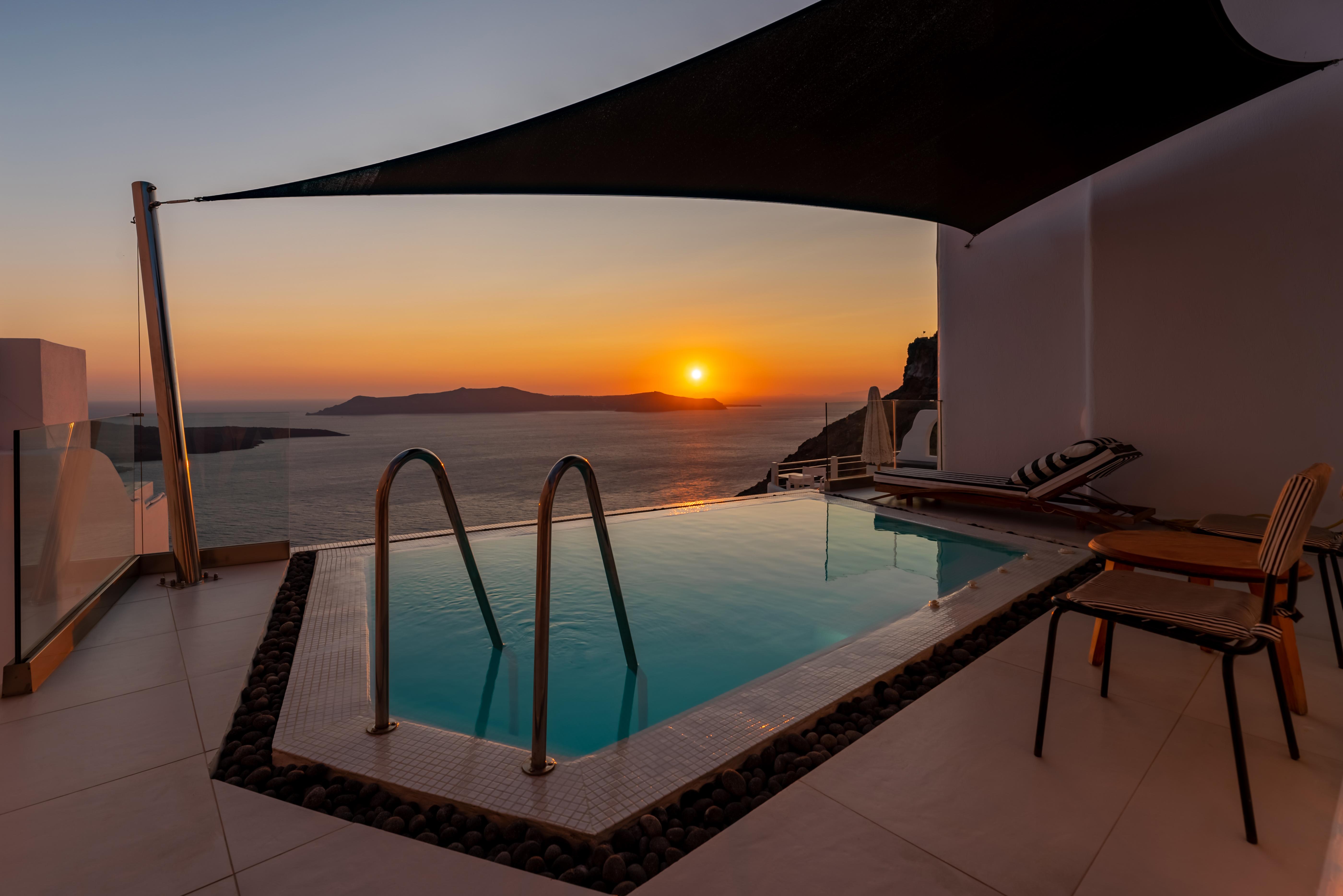 Daydream Luxury Suites Фира Екстериор снимка