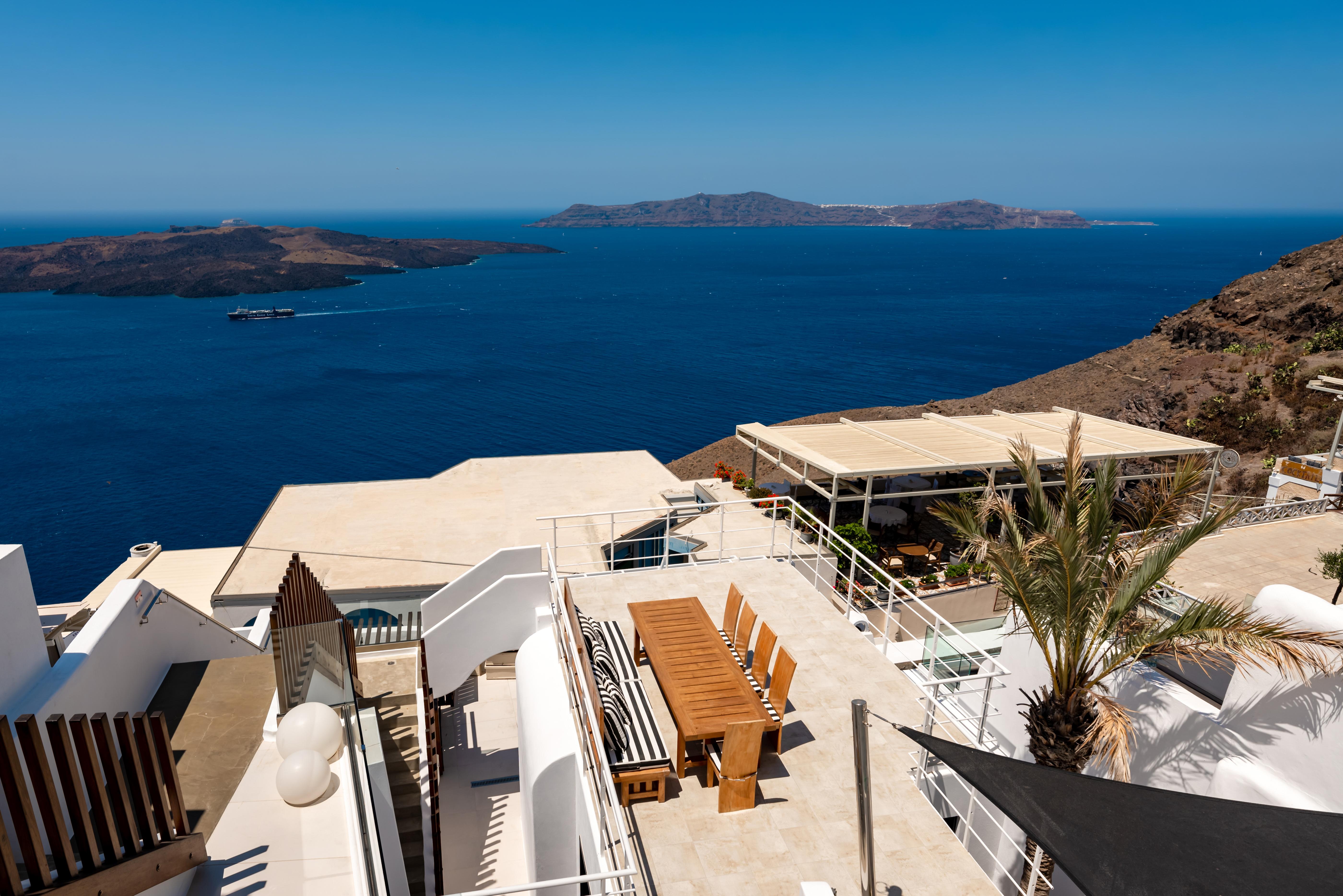 Daydream Luxury Suites Фира Екстериор снимка