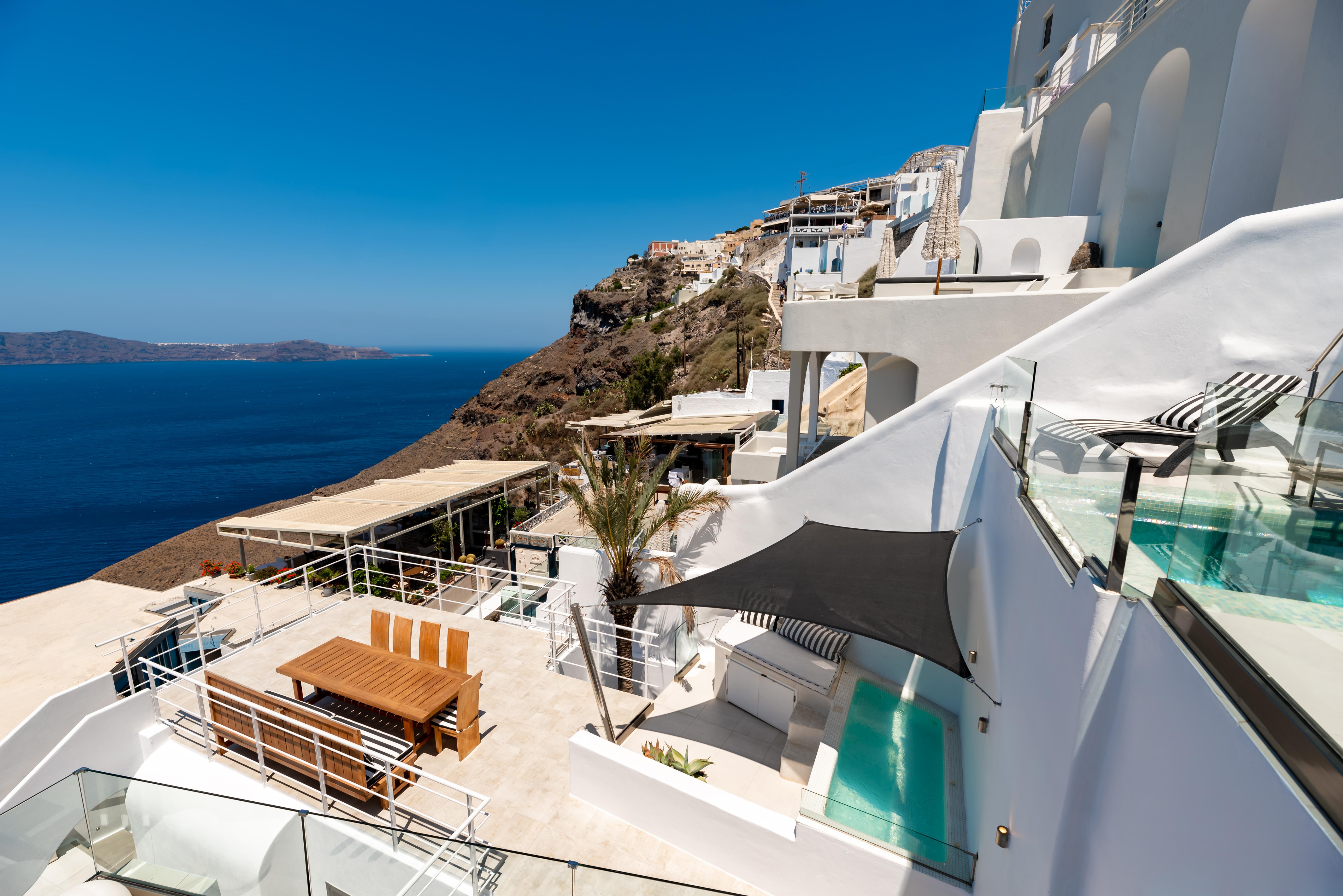 Daydream Luxury Suites Фира Екстериор снимка