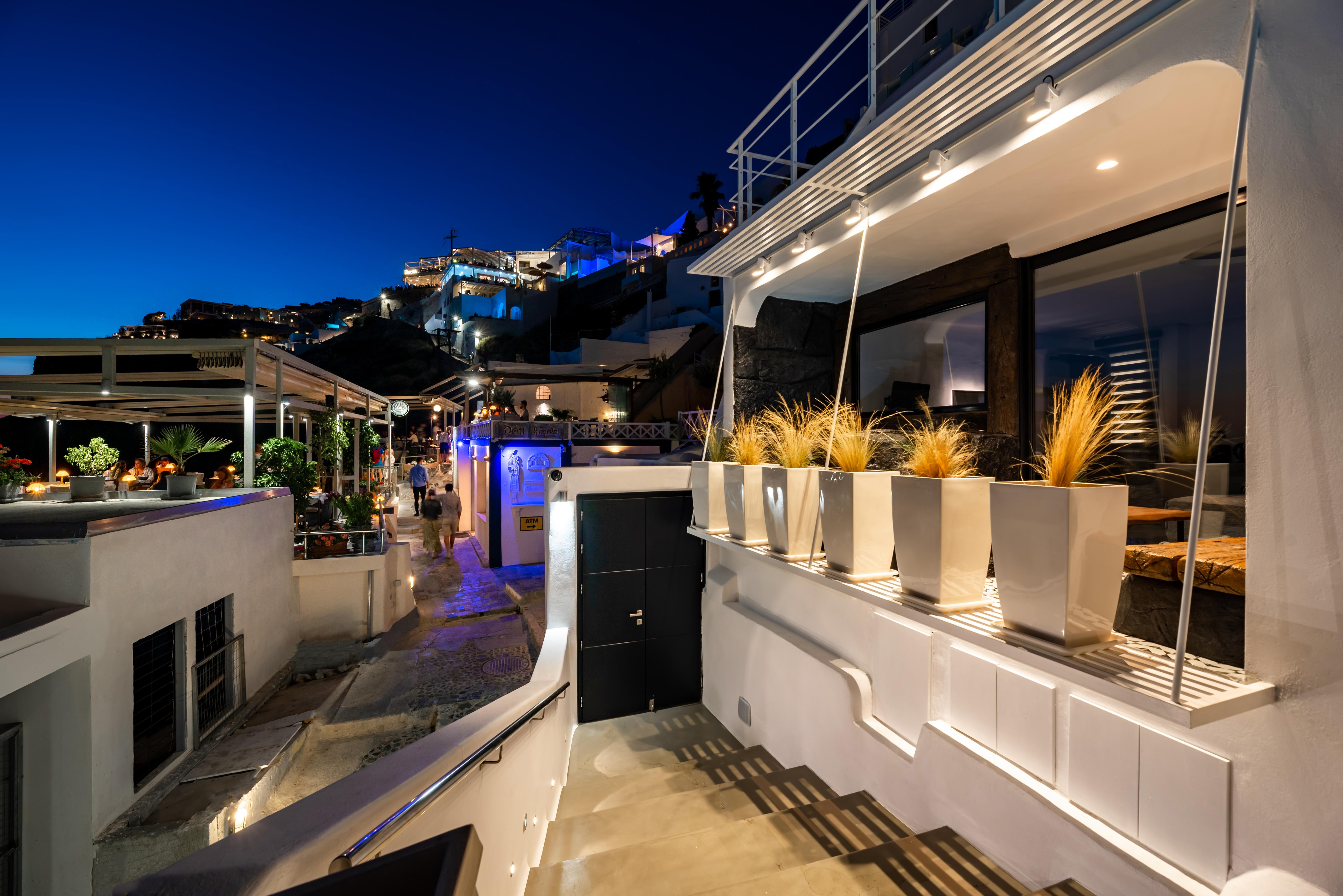 Daydream Luxury Suites Фира Екстериор снимка
