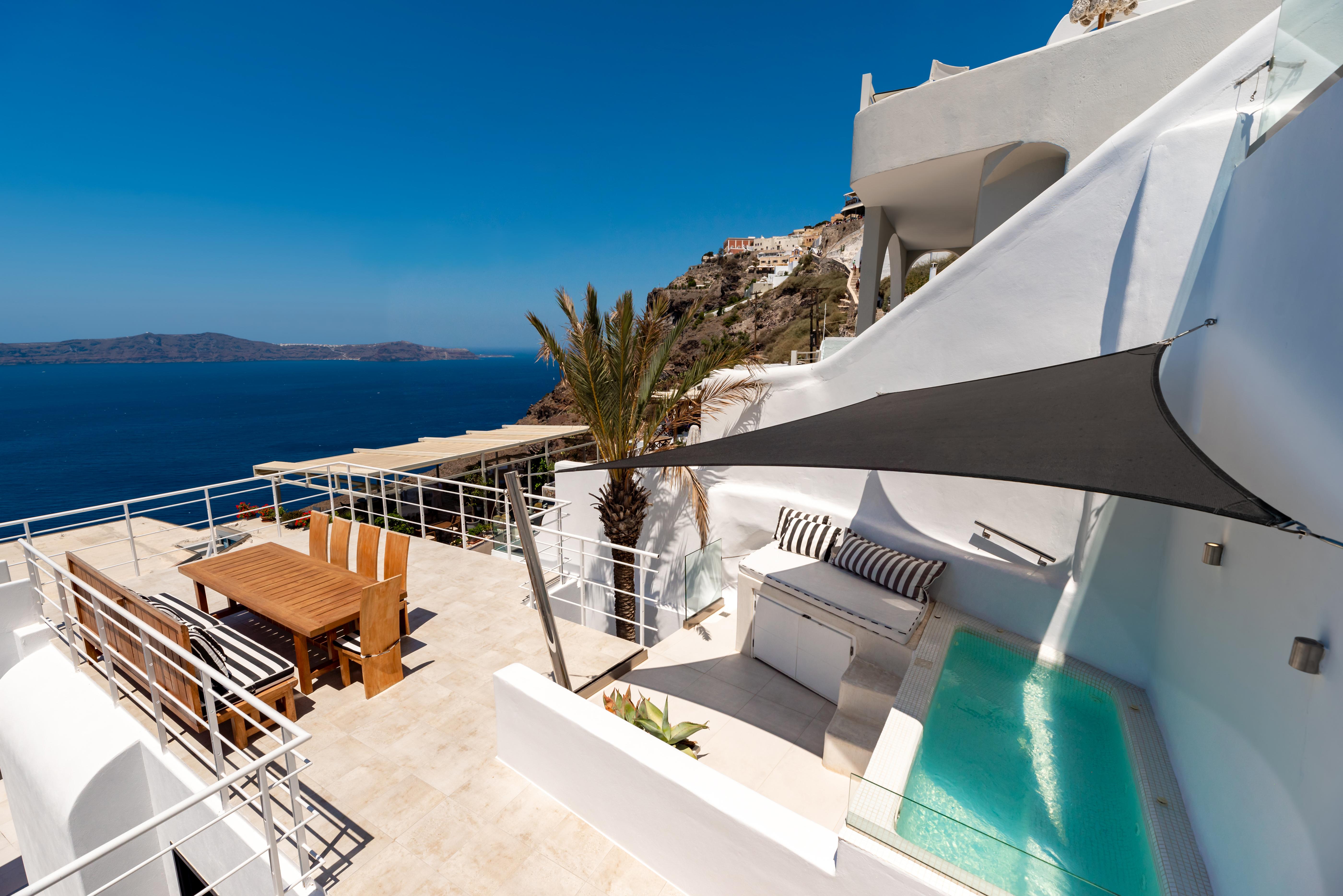 Daydream Luxury Suites Фира Екстериор снимка