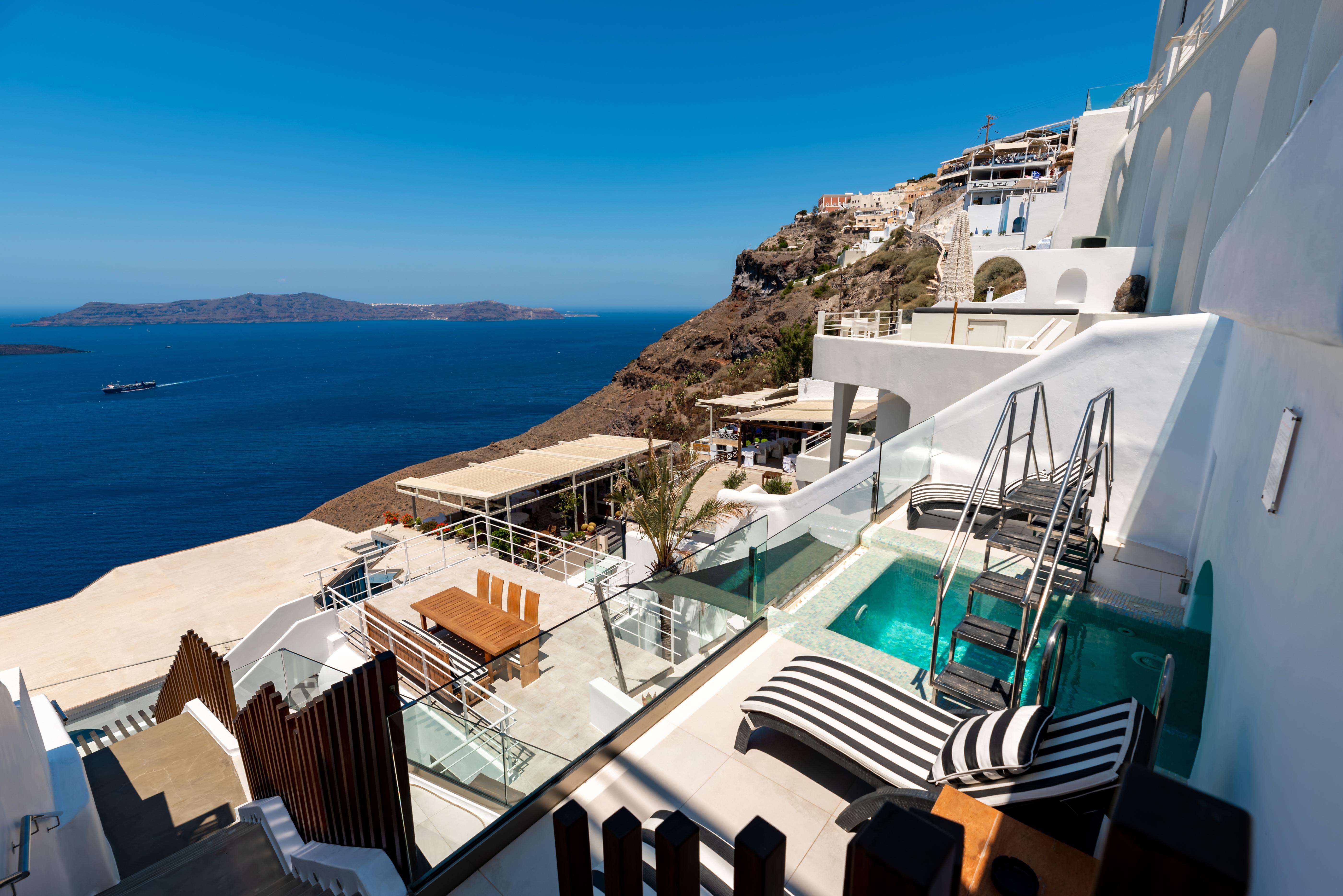 Daydream Luxury Suites Фира Екстериор снимка